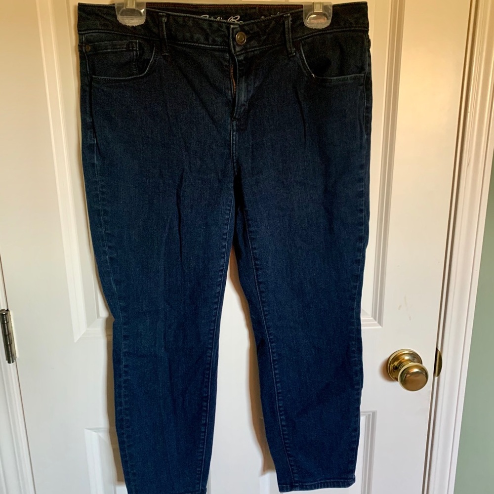 EDDIE BAUER Slightly Curvy Skinny Cropped Denim Capris | Petite 14 | Dark Wash